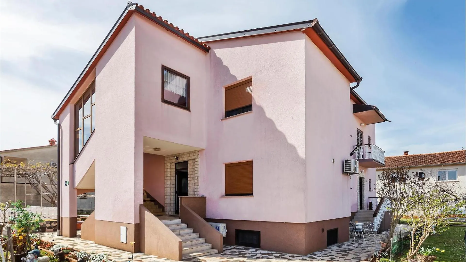 3 Bedroom Nice Apartment In بولا